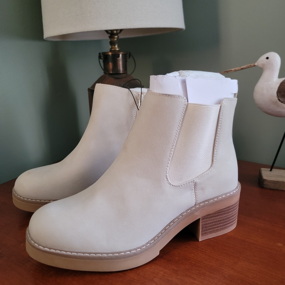 Lane Bryant Size 12 Cream Ivory Chelsea Ankle Boots Block Heel Booties NWT